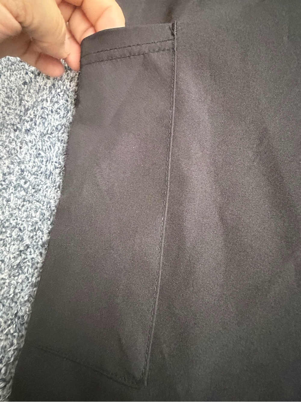 Women's Black Drawstring Cargo Crop Pants - Picture 4 of 12